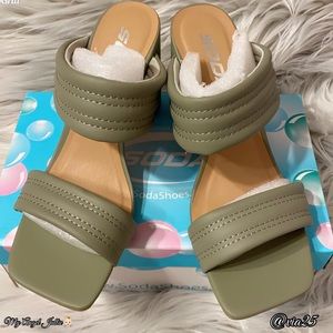 Women's Soda Kicker Dress Sandals in Khaki Size 6.5 and 7.5 Medium